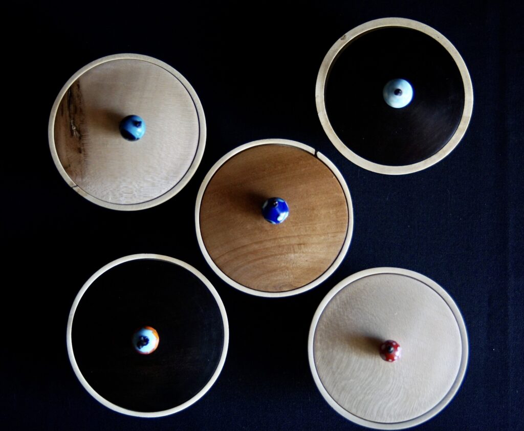 coffret houx tournage sur bois perle de verre filé de murano